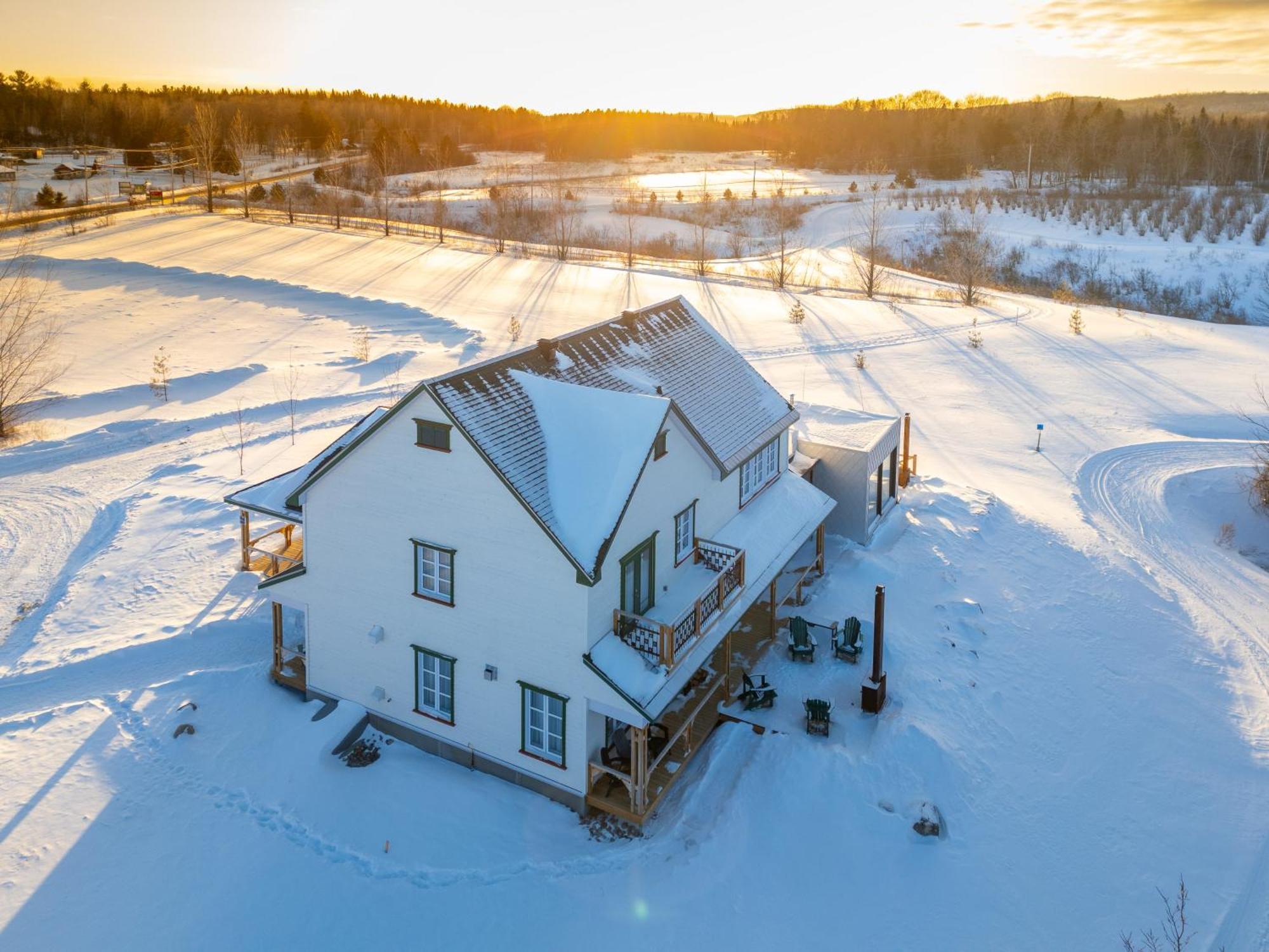 Le Baluchon Eco-Villegiature Saint-Paulin Экстерьер фото